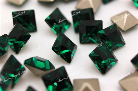 Хрустальный камень квадратной формы Emerald Maxima 6x6 мм 1 шт (Square) зеленый  Preciosa (Чехия) - фото 25521