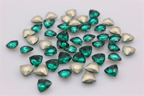Триллиант Aurora 4706 Emerald / 7 мм 1 шт (стекло K9) - фото 36168