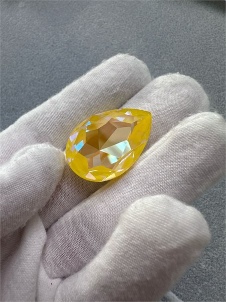 Капля Swarovski 4327 30x20 мм Crystal Sunshine Delite  1 шт КW-18 - фото 48923