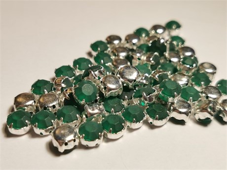 Шатон хрустальный с матовым покрытием ss39 (8,15-8,40 мм) Emerald DF (matt) цвет оправы серебро 37494 - фото 52693