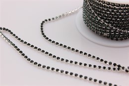 Стразовая цепь, камень Emerald / цвет оправы серебро / 2,4 мм 10 см