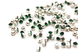 Шатоны Preciosa Emerald /оправа - цвет серебро / Optima ss12/3,0-3,2 мм 20 шт (Чехия)