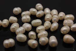 Жемчуг натуральный, форма овал, 7~10x7~8 мм, отверстие: 1.8 мм, цвет айвори, 1 шт (Китай)