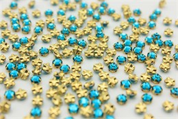 Шатоны пришивные Preciosa Rose Maxima ss16 (3,8-4,0 мм) Blue Zircon, оправа крестовая плоская - цвет золотистый, 10 шт (Чехия) PR-1212