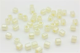 Бисер Toho Cube (куб) 4 мм TC-04-142 Ceylon Banana Cream 5 гр (Япония) JP-1614