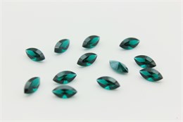 Наветт Swarovski 4228  8х4 мм Emerald Ignite 1 шт SW-494